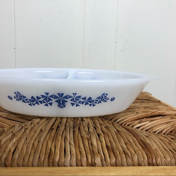 Vintage Glasbake Daisy Divided Casserole Dish - Picture 3 of 7